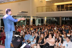 Loja Maçônica União Carmelitana promove palestra com Léo Chaves em Monte Carmelo.